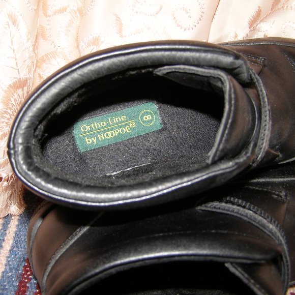 size 8 Ladies' Black Leather ankle boots Faux Fur Lined Low heel - Picture 8 of 10